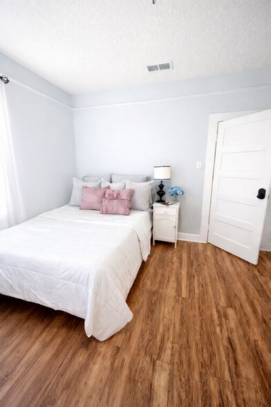 Building Photo - 2702 Felicity St