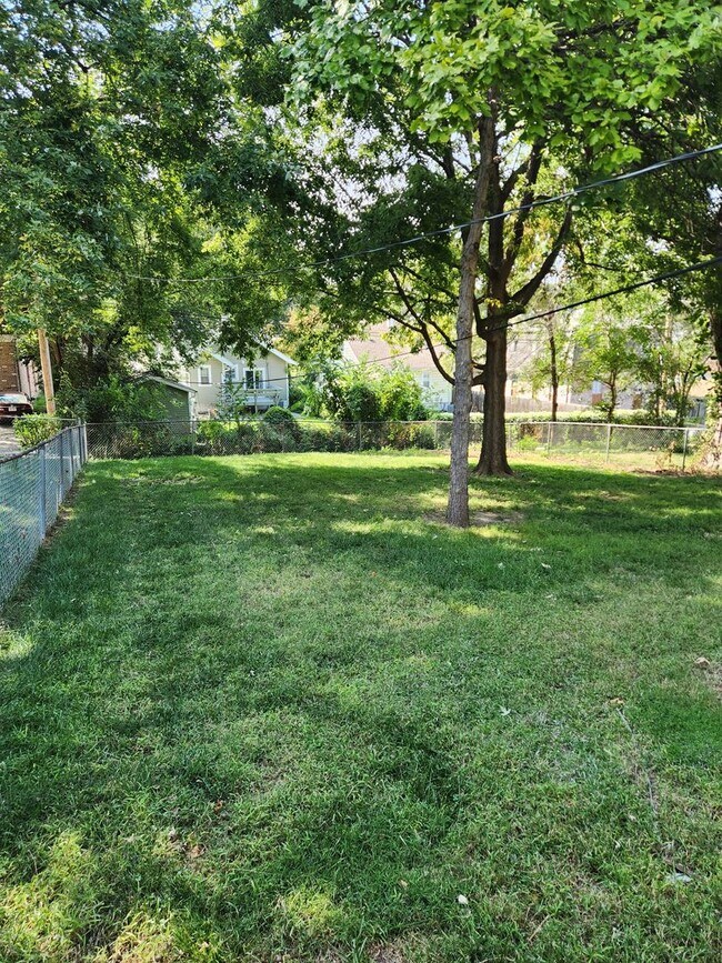 Building Photo - 628 N 47th St