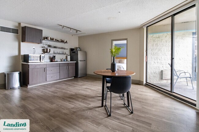 Building Photo - 1362 Passenger St