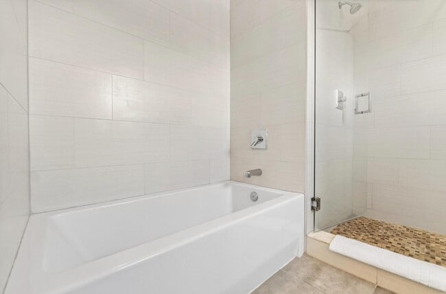 Building Photo - 1367 N Ocean Blvd