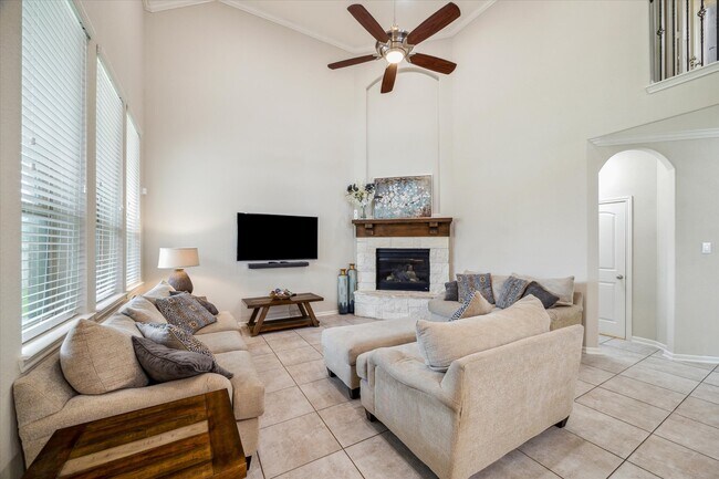 Building Photo - 1539 Giles Dr