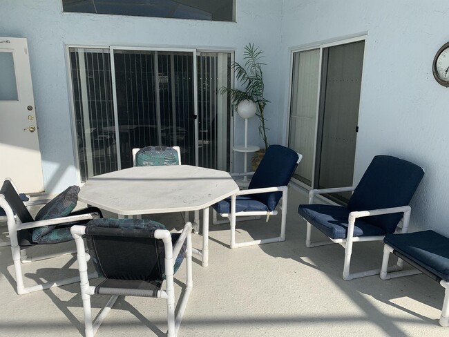 Building Photo - 4522 Oakbrook Ct