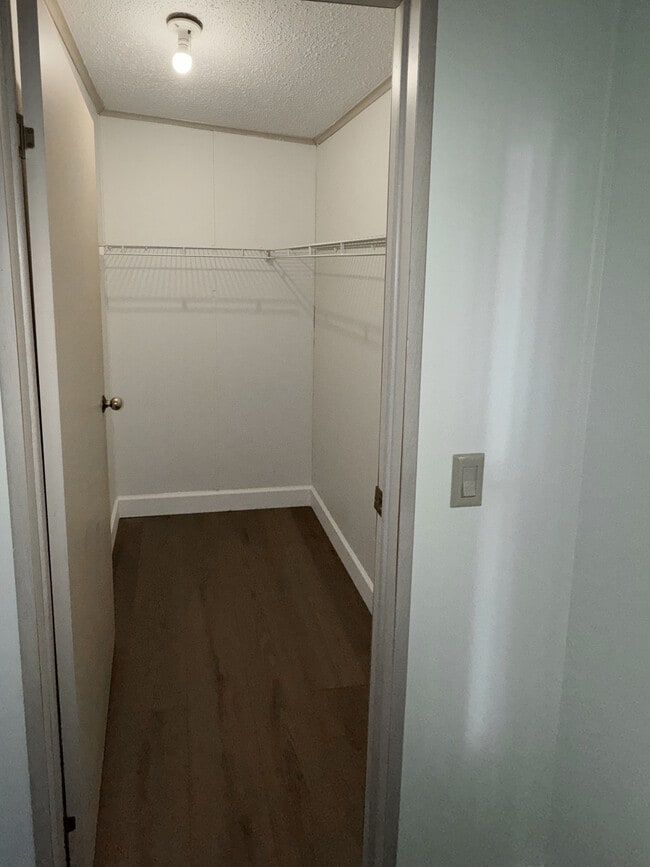 Building Photo - 1601 US-441