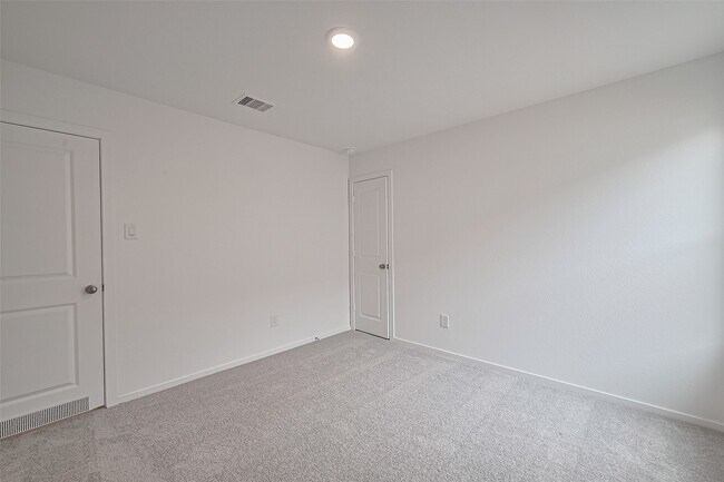 Building Photo - 28930 Rustic Windmill Wy
