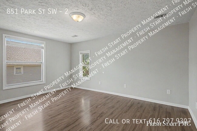 Building Photo - 851 Park St SW