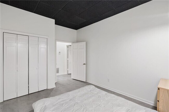 Building Photo - 4595 Dudley Ln
