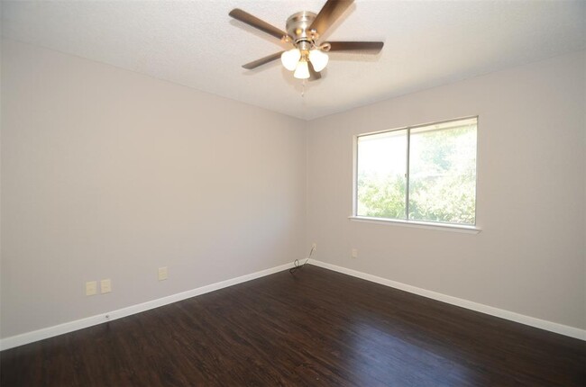 Building Photo - 5650 Birchmont Dr