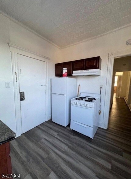 Building Photo - 97 Market St