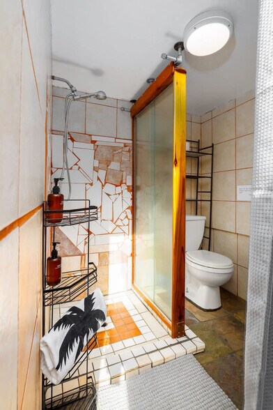 Building Photo - 525 S Tremont St