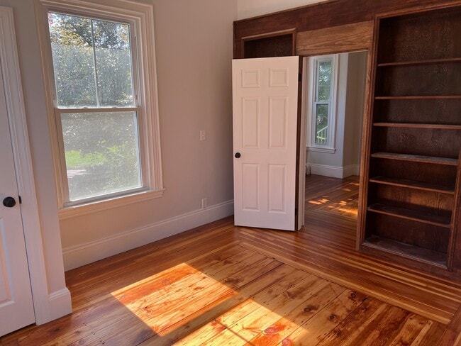 Building Photo - 34 Birch St