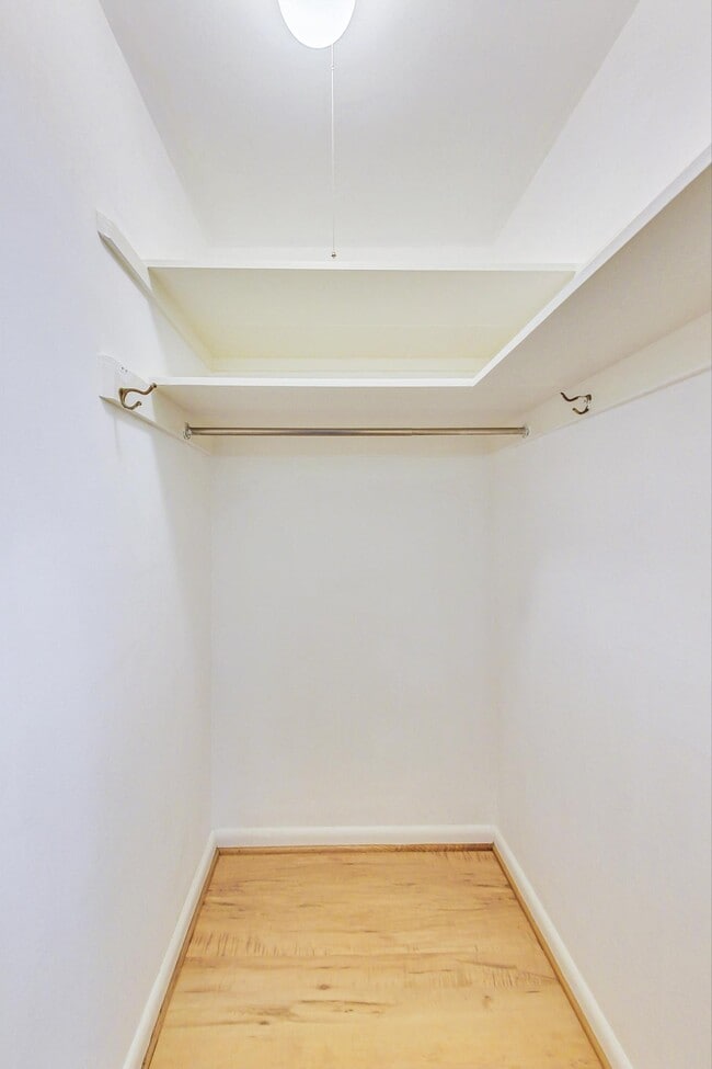 Building Photo - 10501 Montrose Ave