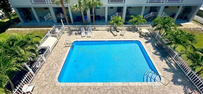 Building Photo - 15473 Gulf Blvd