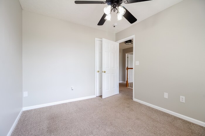 Building Photo - 112 W Celestial Dr
