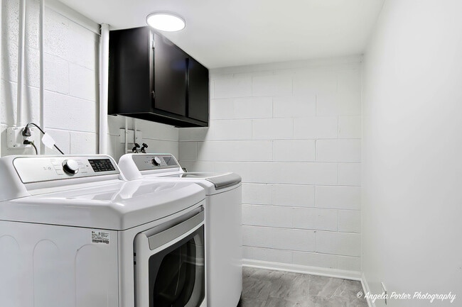 Building Photo - 1303 Forestdale Ct