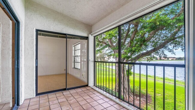 Building Photo - 2900 Olivewood Terrace