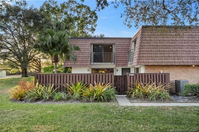 Building Photo - 3098 SW Sunset Trace Cir