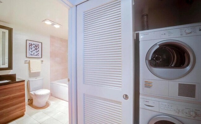 In-Unit Washer/Dryer - 829 Folsom St