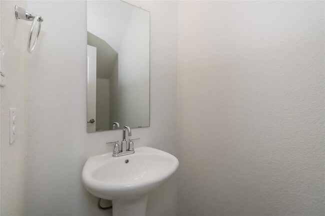 Building Photo - 530 Ansley Ct