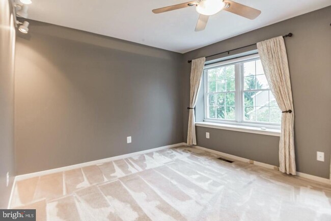 Building Photo - 46 Stonehurst Ct