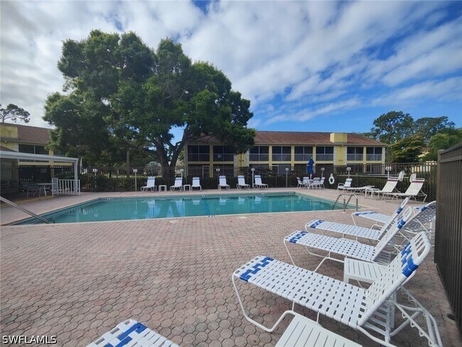 Building Photo - 2668 Kings Lake Blvd