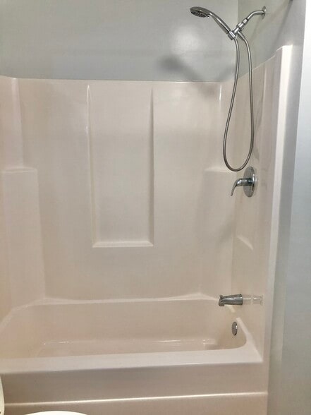 Master Bathroom - 1015 Coleman St SW