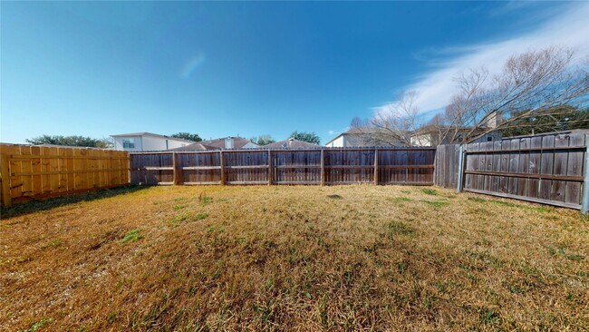 Building Photo - 6007 Baldwin Elm St