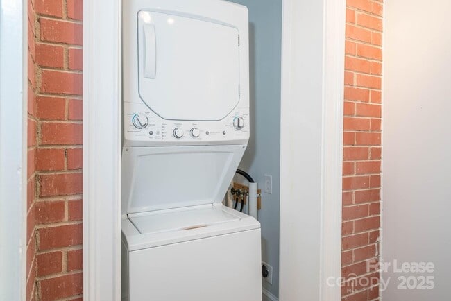 Building Photo - 1734 Matheson Ave