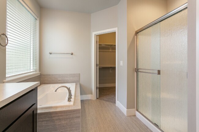 Building Photo - 1094 Chinook Dr