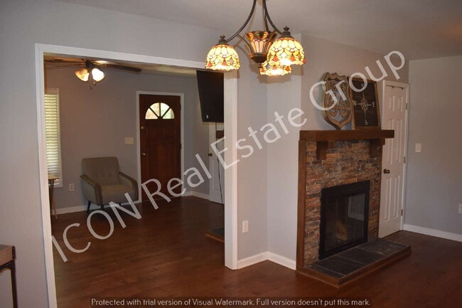 Building Photo - 1/1 home with detached garage