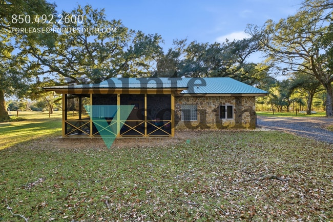 Building Photo - 27522 Burkhardt Dr