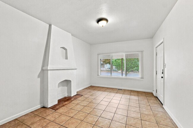 Building Photo - 926 Binford St