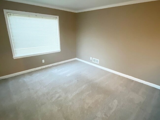 Building Photo - 2-Bedroom 1 Bath Ranch Style Home Near GD ...