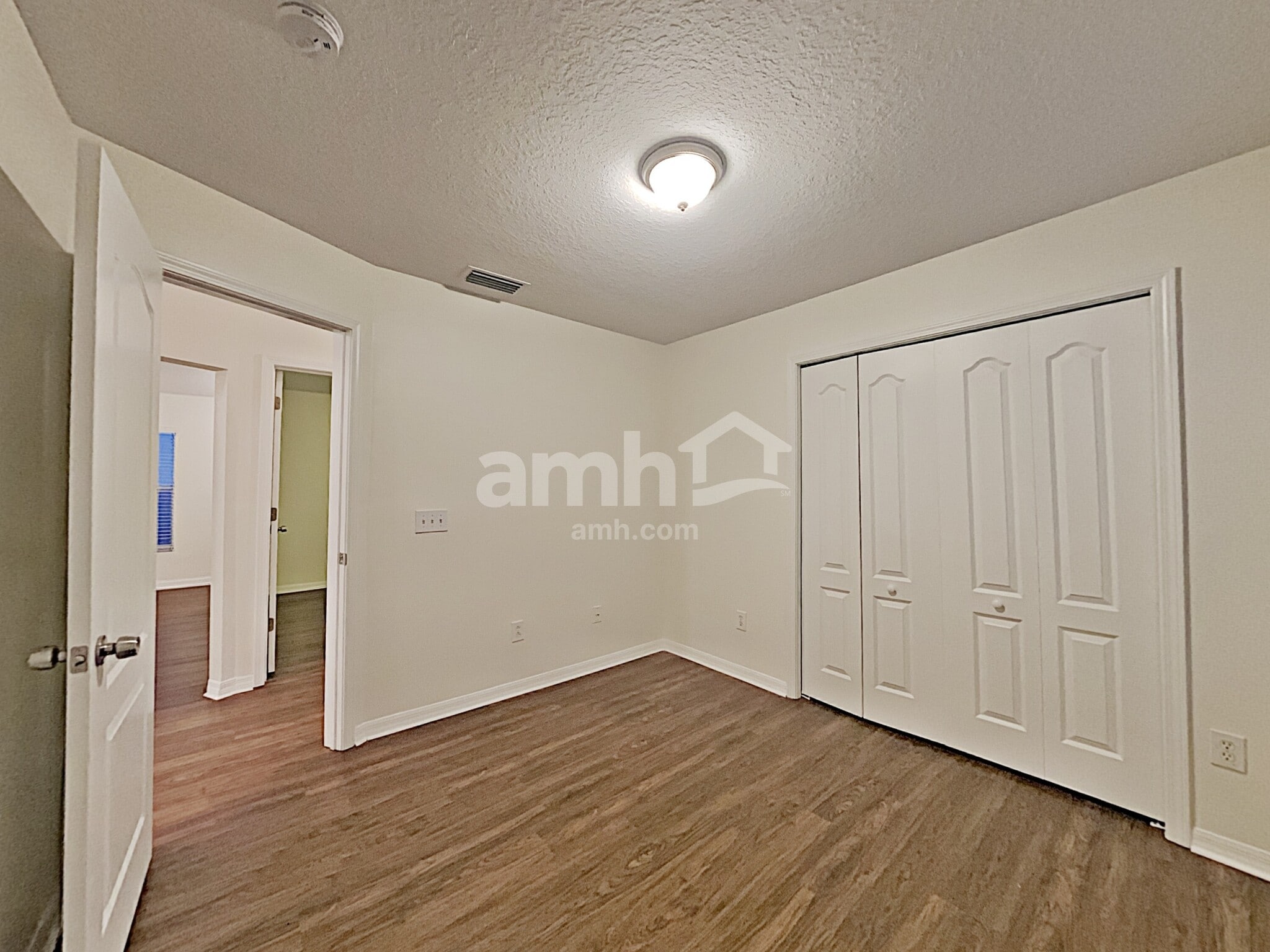 Building Photo - 8431 Deer Chase Dr