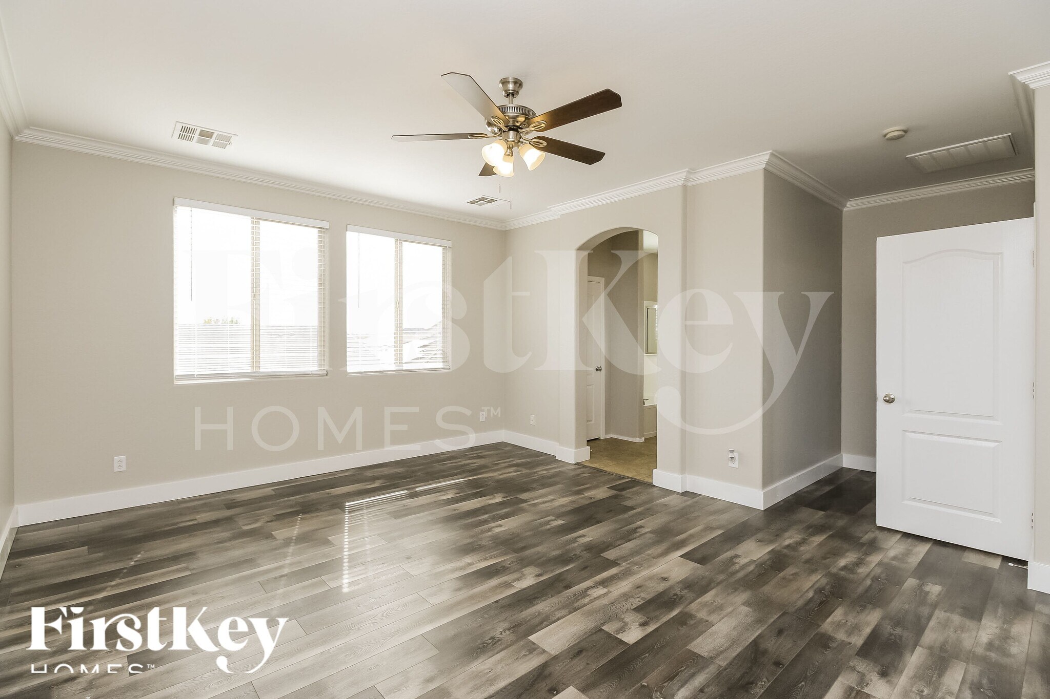 Building Photo - 837 E Cierra Cir