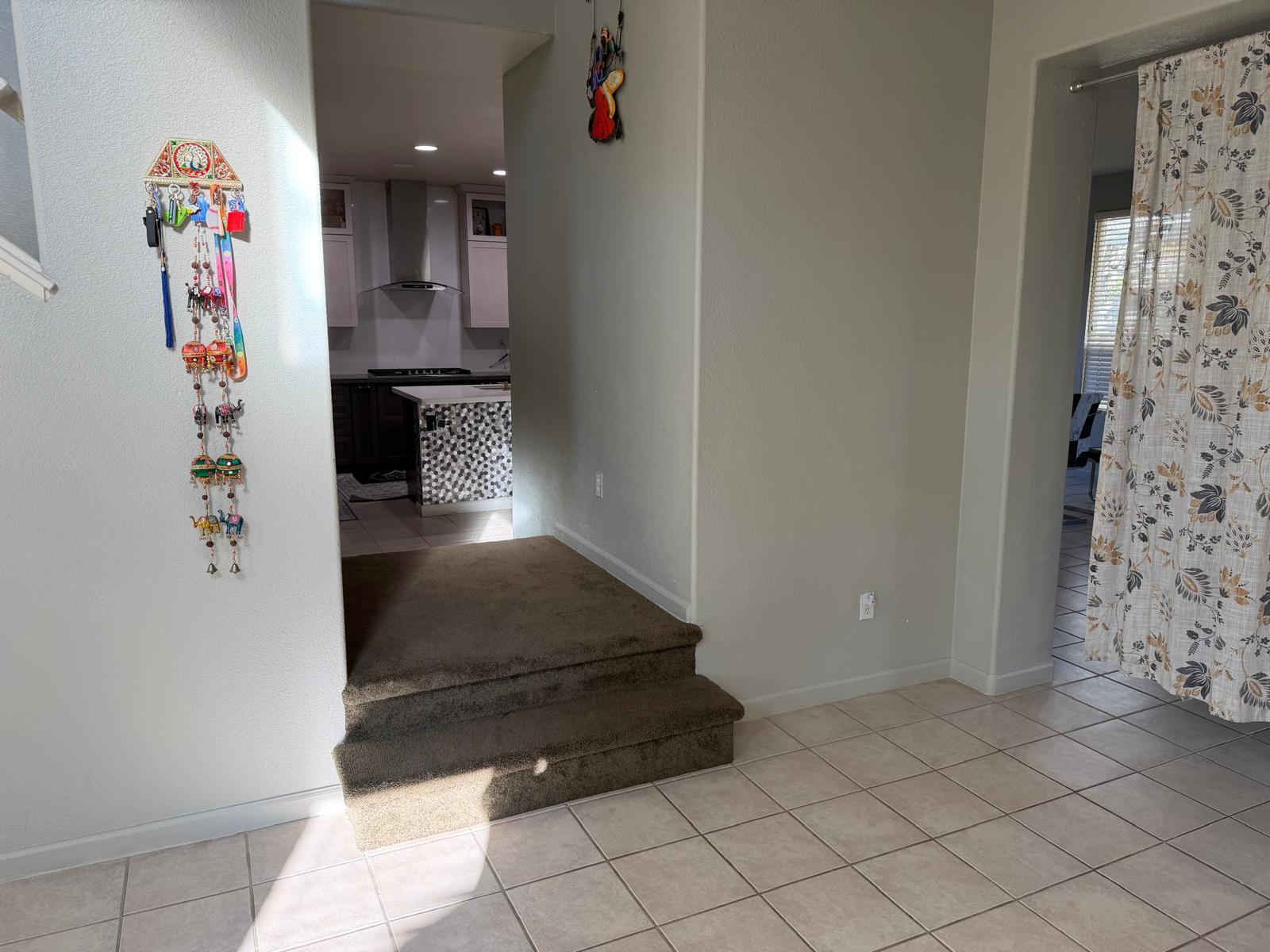 Building Photo - 1084 Huntly Dr