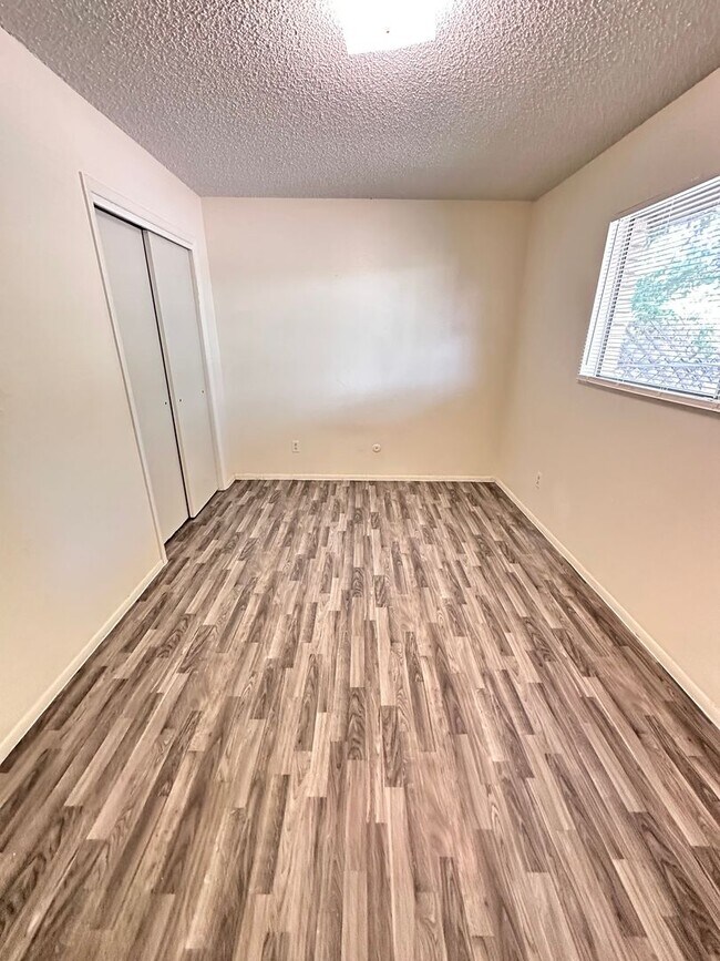 Building Photo - 3215 Morris St NE