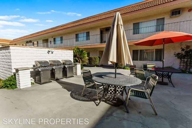 Building Photo - 17818 Woodruff Ave