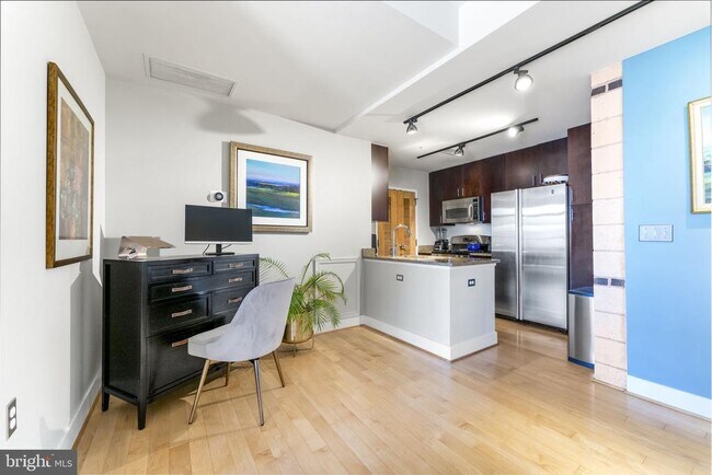 Building Photo - 1529 14th St NW