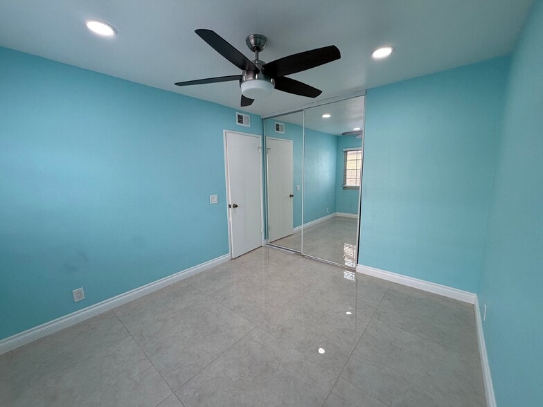 Building Photo - 8552 Doremere Dr