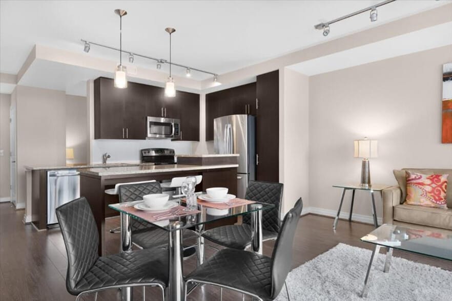 Building Photo - 3718 Midtown Dr