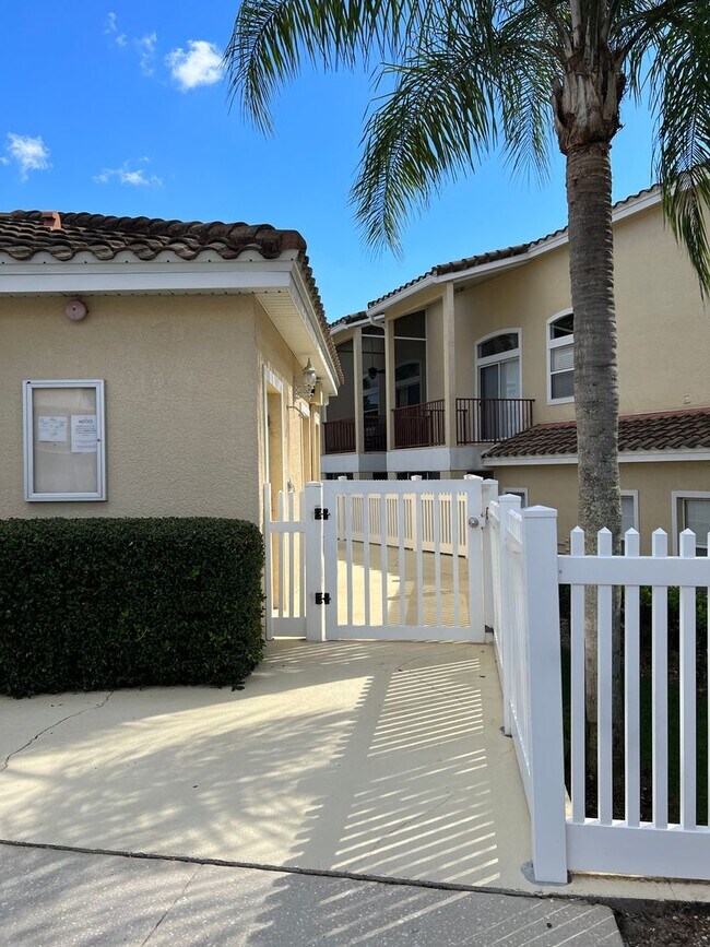 Building Photo - 692 Seabrook Ct