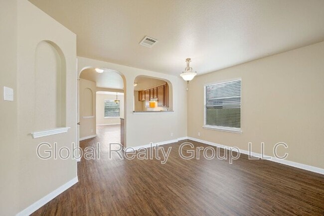 Building Photo - 537 Starling Creek