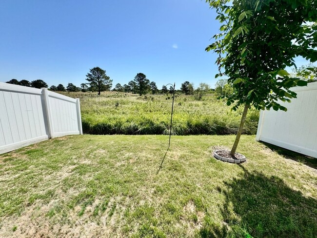 Building Photo - First Time Rental - Ready July 30th! 4 Bedrooms PLUS Loft! Great Views! Dog Park - Stocked Fishin...