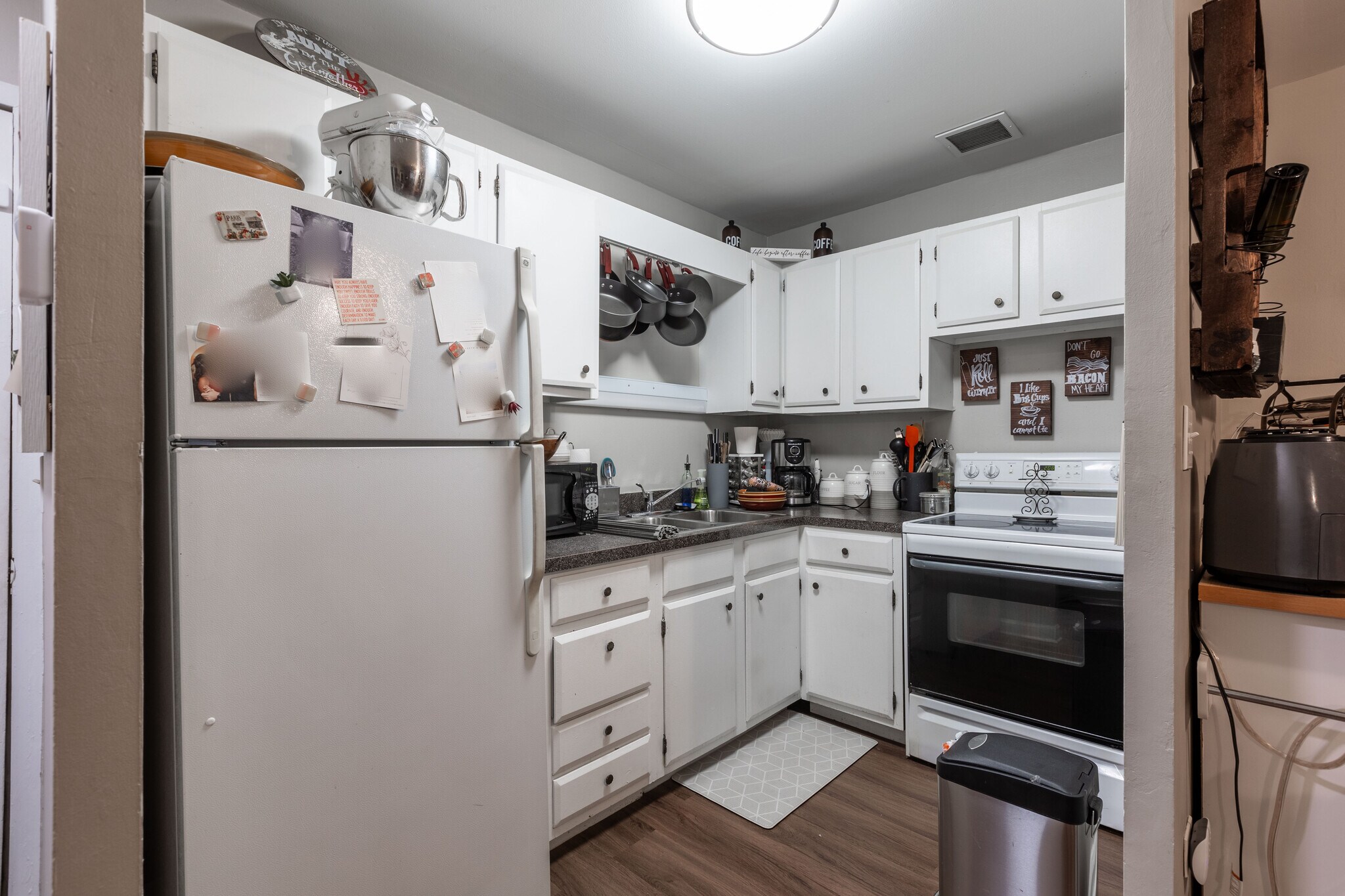 Building Photo - 607 W Wrightwood Ave