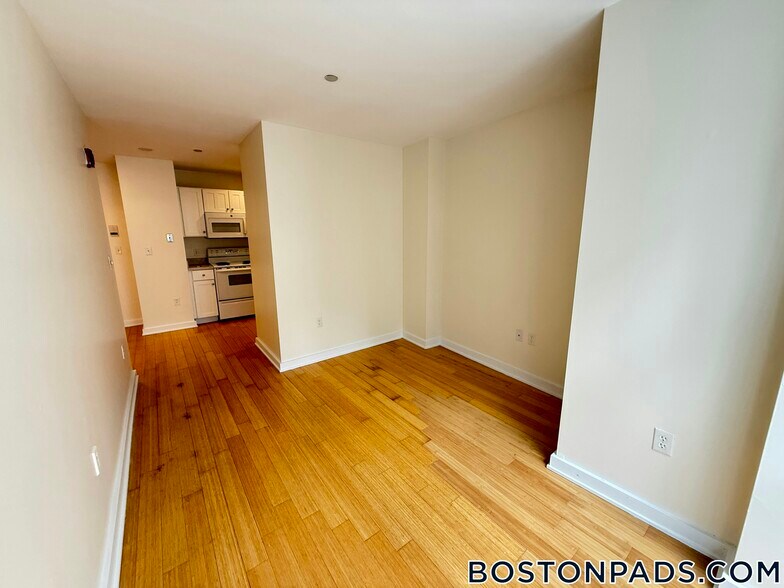 Building Photo - 40 Boylston St