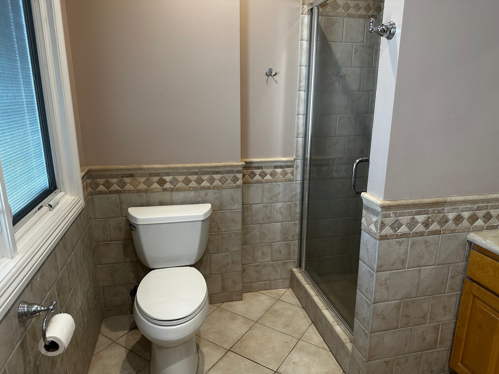 Building Photo - 5560 Buffalo Ave