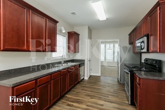 Building Photo - 731 Mallard Dr