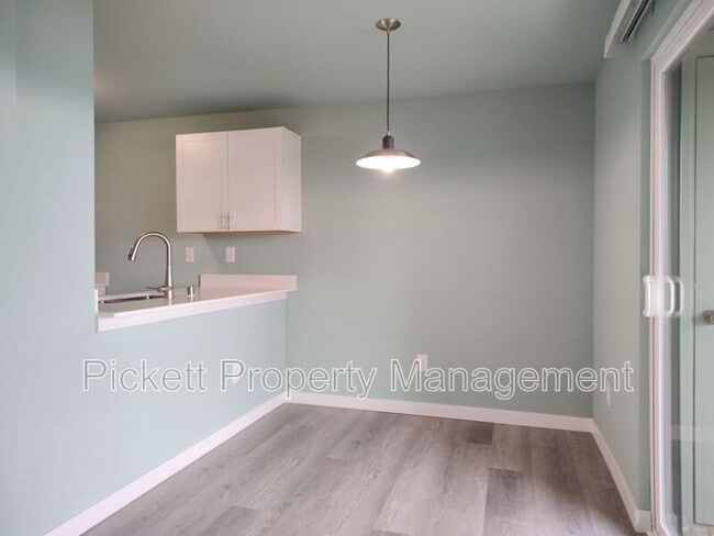 Building Photo - 3340 Narrows View Ln NE