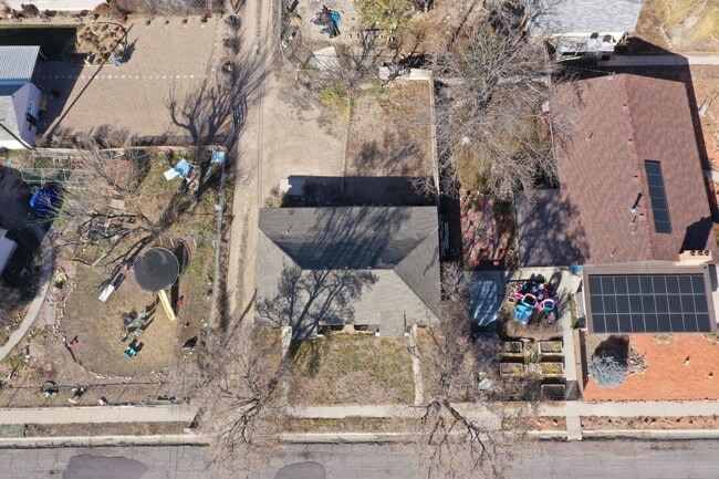 Building Photo - CS- 700 N Duplex