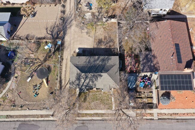 Building Photo - CS-700 N Duplex